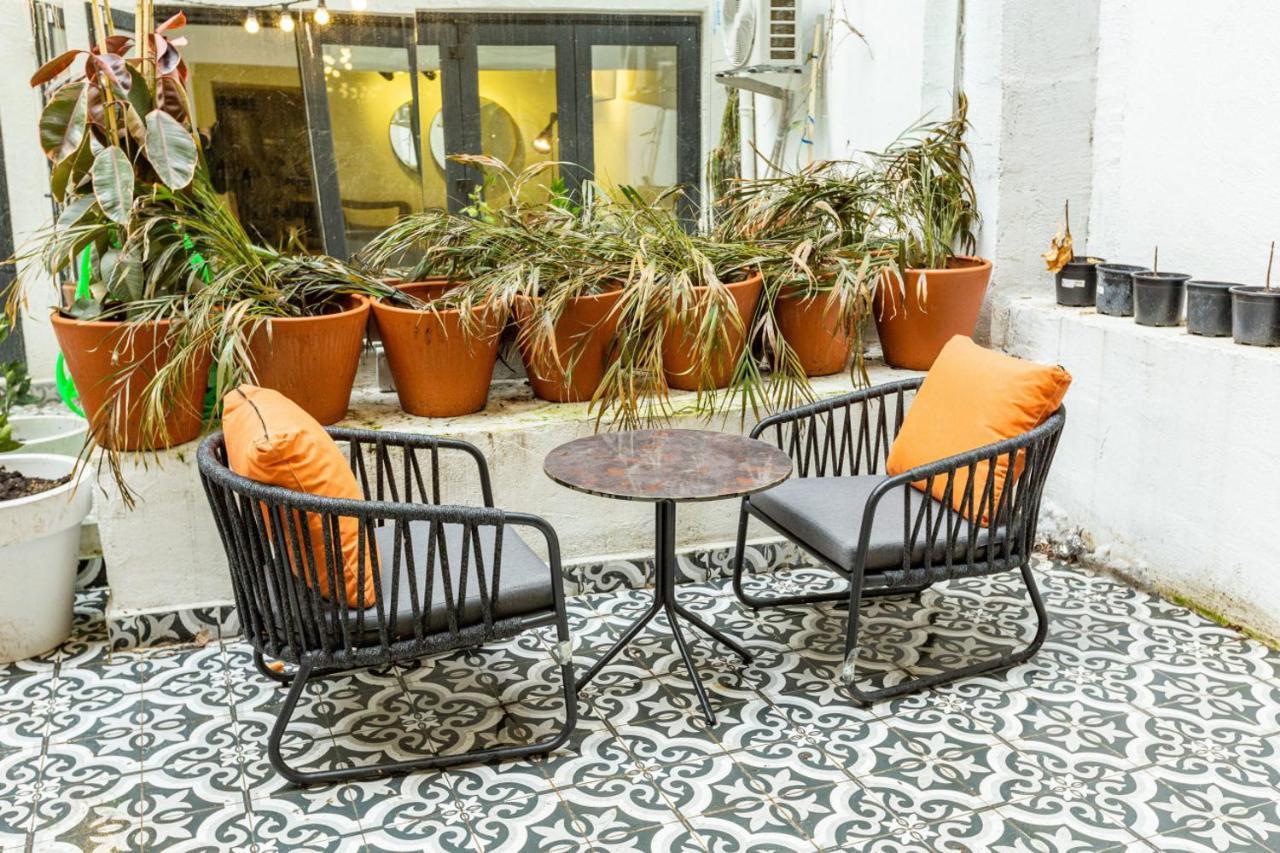 Excellent Flat With Lovely Backyard In Cihangir อิสตันบูล ภายนอก รูปภาพ