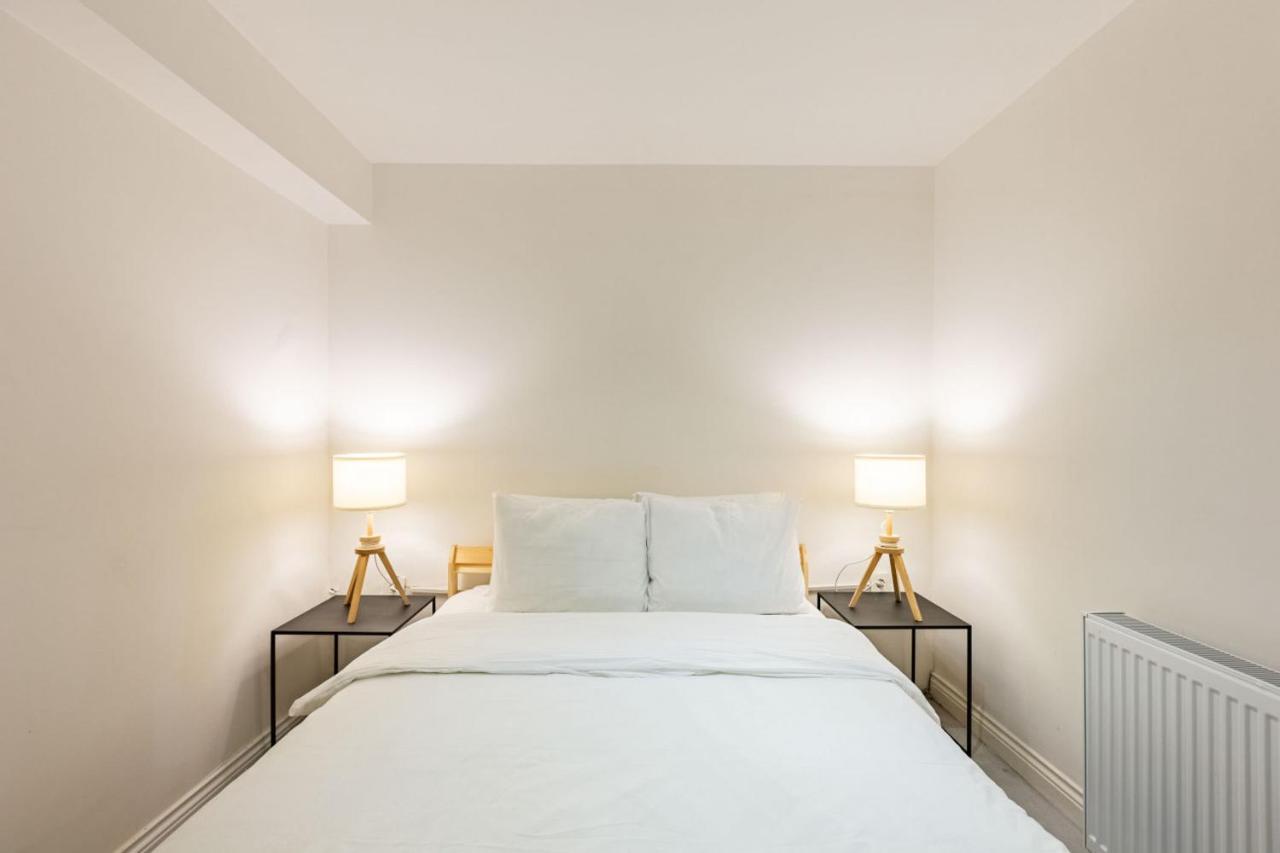 Excellent Flat With Lovely Backyard In Cihangir อิสตันบูล ภายนอก รูปภาพ